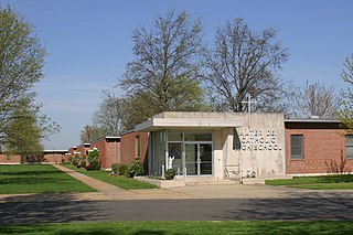 <span class="mw-page-title-main">Mater Dei High School (Breese, Illinois)</span> Private, coeducational, parochial school in Breese, Illinois, United States