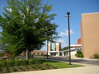 <span class="mw-page-title-main">Mountain Brook High School</span> Public school in Mountain Brook, Alabama, United States