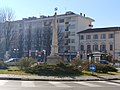 Obelisco a Rivoli, al fondo di Corso Francia