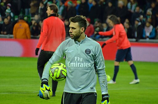 Salvatore Sirigu à l'avant-match de Saint-Etienne - Paris SG (2015).