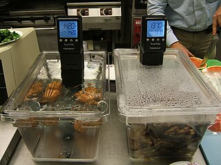 <span class="mw-page-title-main">Sous vide</span> Cooking method using prolonged low temperatures