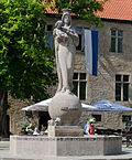 Marienbrunnen auf dem Marktplatz der Altstadt Warburg