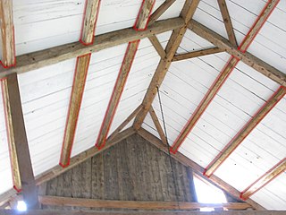 <span class="mw-page-title-main">Purlin</span> Structural member in a roof