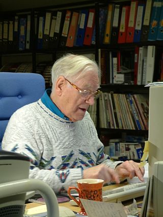 <span class="mw-page-title-main">Desmond Carrington</span> British broadcaster and actor (1926–2017)