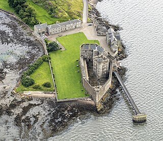 <span class="mw-page-title-main">Blackness Castle</span> Fortress, near the village of Blackness, Scotland