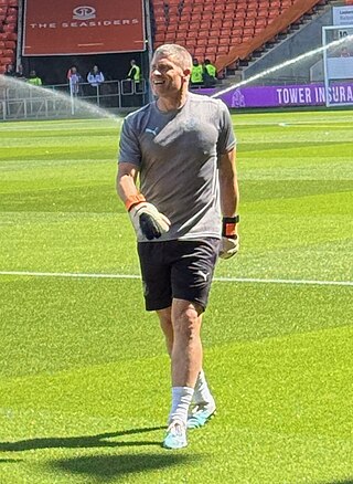 <span class="mw-page-title-main">Steve Banks (footballer)</span> English footballer and coach