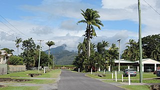 <span class="mw-page-title-main">Aloomba, Queensland</span> Town in Queensland, Australia