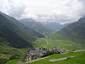 Pohled do údolí s městečkem Andermatt