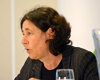 <span class="mw-page-title-main">Chantal Hébert</span> Canadian journalist and political commentator