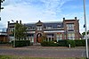 Complex van de voormalige Van Deventer's Glasfabriek bestaande uit een kantoorpand en drie fabrieksgebouwen, gebouwd in een rationalistische vormentaal met invloeden van art nouveau.