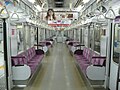 6次車（8705号）の車内。車内デザインが一新された。