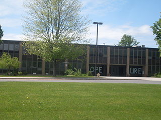 <span class="mw-page-title-main">Mynderse Academy</span> Public, coeducational school in Seneca Falls, New York, United States