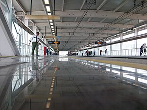 Picture of the station's platforms.