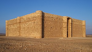 Иорданияда Омейядланы ёмюрюнден къалгъан джол къала (Qasr Kharana)