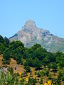 El perfil del monte Rocca Salvatesta dende Fondachelli-Fantina