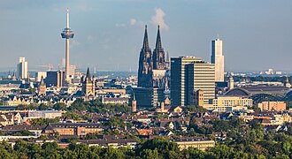 2013-08-10 07-18-55 Ballonfahrt über Köln EH 0626.jpg