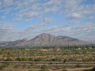 <span class="mw-page-title-main">Camelback Mountain</span> Landform in Maricopa County, Arizona