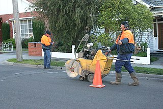 <span class="mw-page-title-main">Concrete saw</span> Power tool