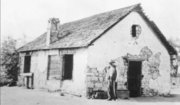 Thumbnail for File:Encino Spring old bathhouse, prior to 1920.png