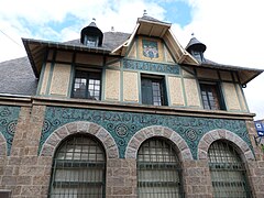 La façade du bureau de Poste de Saint-Lunaire.