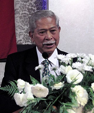 <span class="mw-page-title-main">Florencio Campomanes</span> Filipino political scientist, chess player and chess organizer