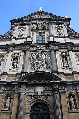 Voorgevel Sint-Carolus Borromeuskerk