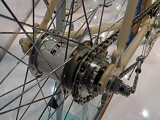 <span class="mw-page-title-main">Hub gear</span> Device for changing gear ratio on bikes