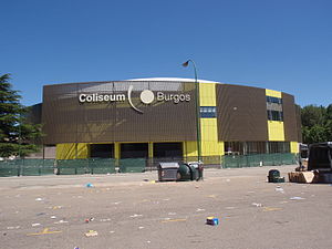 Die Fassade des Coliseum Burgos nach dem Umbau im Juni 2015