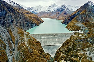 Staumauer Grande Dixence mit Stausee Lac des Dix