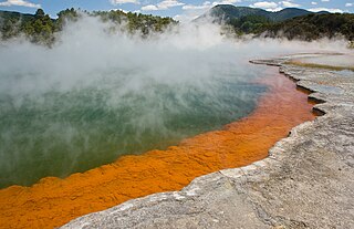 <span class="mw-page-title-main">Champagne Pool</span>