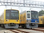 「南入曽車両基地 電車まつり2015」では「黄色い6000系電車」が展示された。(左)