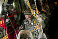 Parachutistes du 2e REP, se préparant à sauter d'un C-130H Hercules, le 28 mai 2014.