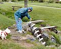 Un tornillo de Arquímedes manual en un parque urbano de la ciudad de Bonndorf