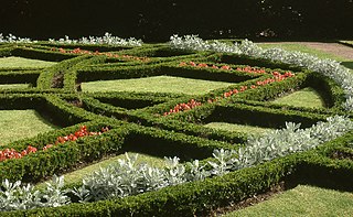 <span class="mw-page-title-main">Knot garden</span> English garden style