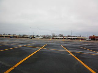 <span class="mw-page-title-main">Lincoln Park Shopping Center</span> Early shopping center - 1957 Detroit