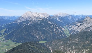 Loferer (rechts) und Leoganger Steinberge (links)