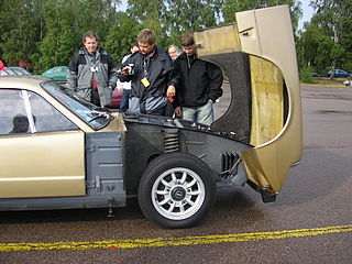 <span class="mw-page-title-main">Hood (car)</span> Hinged cover over the engine of motor vehicles