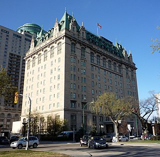 <span class="mw-page-title-main">Fort Garry Hotel</span> Historical hotel in downtown Winnipeg, Canada