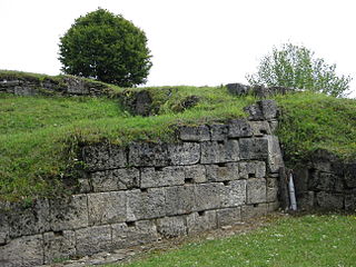 <i>Murus Dacicus</i> Construction method for defensive walls