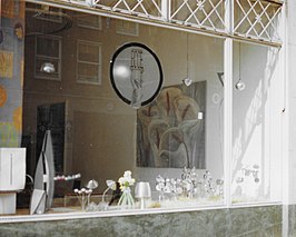 Etalage Galerie Ecce op de Witte Withstraat 17A, Rotterdam rond Pasen, 1997