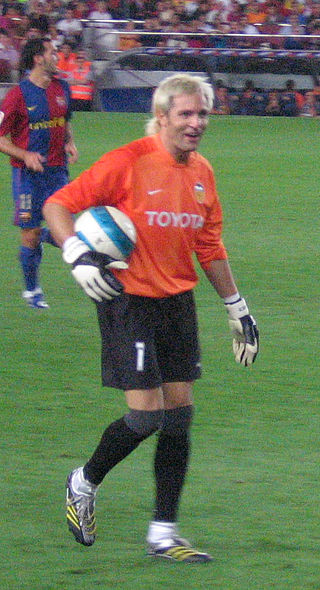 <span class="mw-page-title-main">Santiago Cañizares</span> Spanish footballer