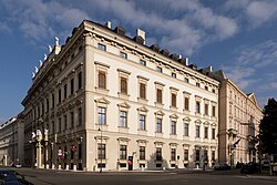 Lichtenštejnský palác na Bankgasse ve Vídni (od Burgtheateru, Bankgasse-Löwelstraße)