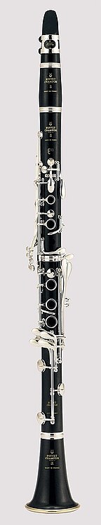 Clarinetto standard Boehm, con 17 chiavie 6 anelli, sviluppato nel 1843 da Hyacinthe Klosé e Louis Auguste Buffet