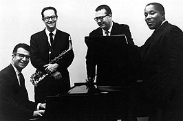 Dave Brubeck Quartet in 1962 Van links naar rechts: Dave Brubeck, Paul Desmond, Joe Morello, Gene Wright