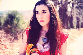 <span class="mw-page-title-main">Marissa Nadler</span> American singer-songwriter