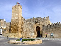 Español: Alcázar puerta de Sevilla.