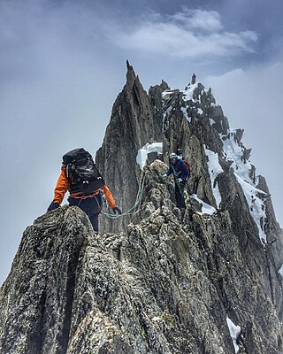 <span class="mw-page-title-main">Simul-climbing</span> Technique used in climbing