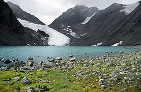 Vue du Kaskasapakte (au centre) depuis la vallée de Tarfala.