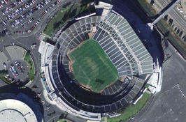 Luchtfoto van het Oakland-Alameda Coliseum