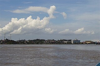 <span class="mw-page-title-main">Mahakam River</span> River in Kalimantan, Indonesia